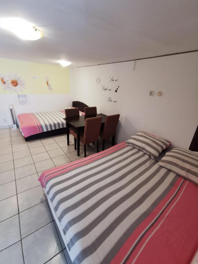 Unique Apartments Malinska Kültér fotó